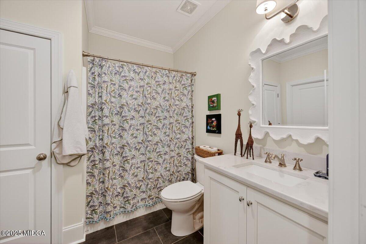 178 Broadleaf Drive Macon, GA 31210 - Photo 34 of 45 a bathroom with a sink a toilet and shower