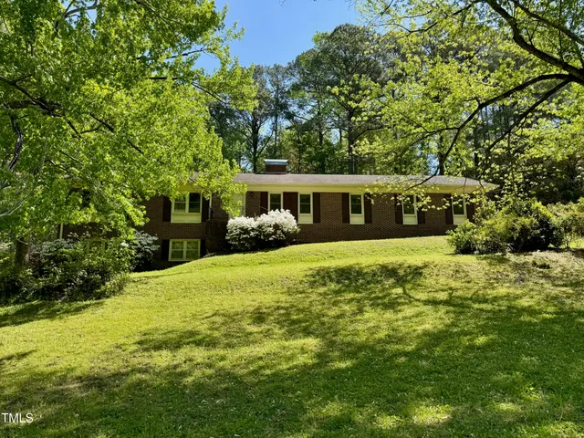 $299,500 | 2118 North Woodland Road, Henderson, NC 27536