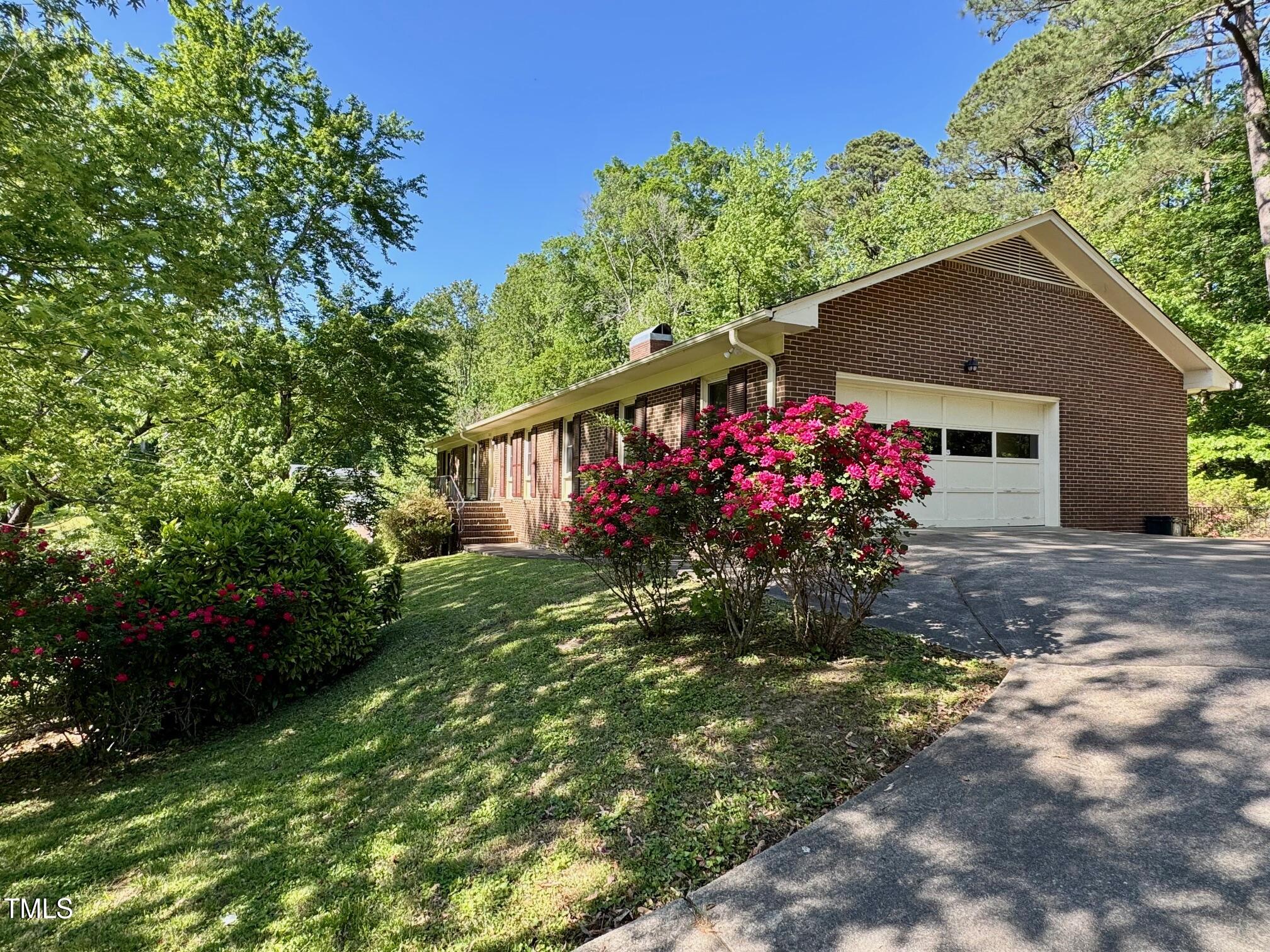 2118 North Woodland Road Henderson, NC 27536 - Photo 2 of 37 IMG_2324