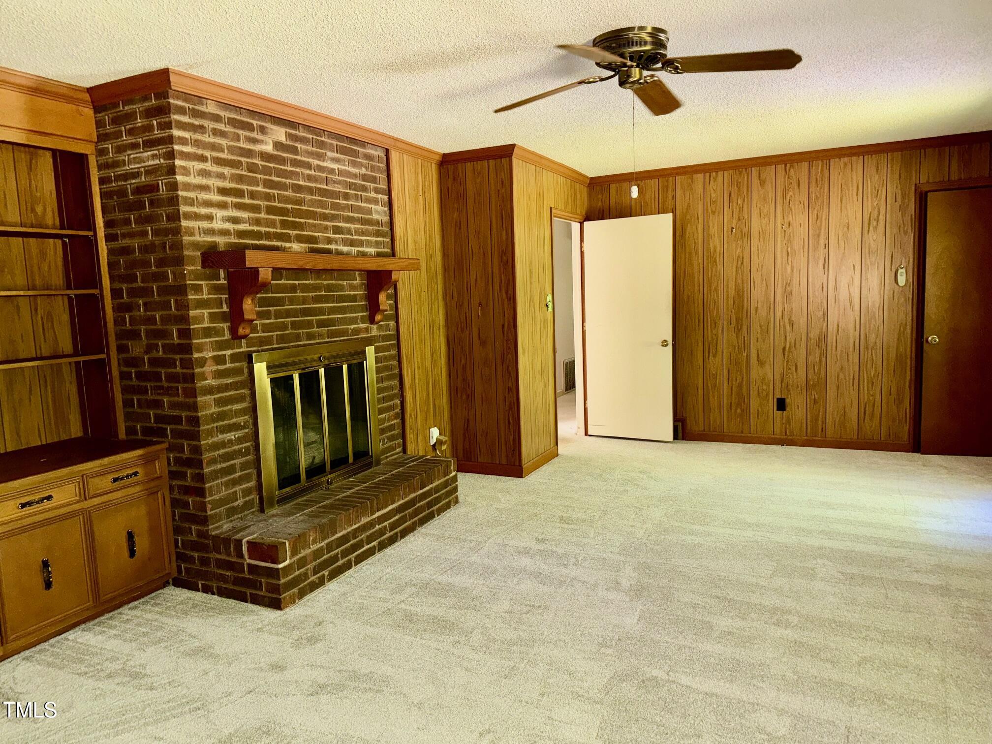 2118 North Woodland Road Henderson, NC 27536 - Photo 5 of 37 IMG_2313 (1)
