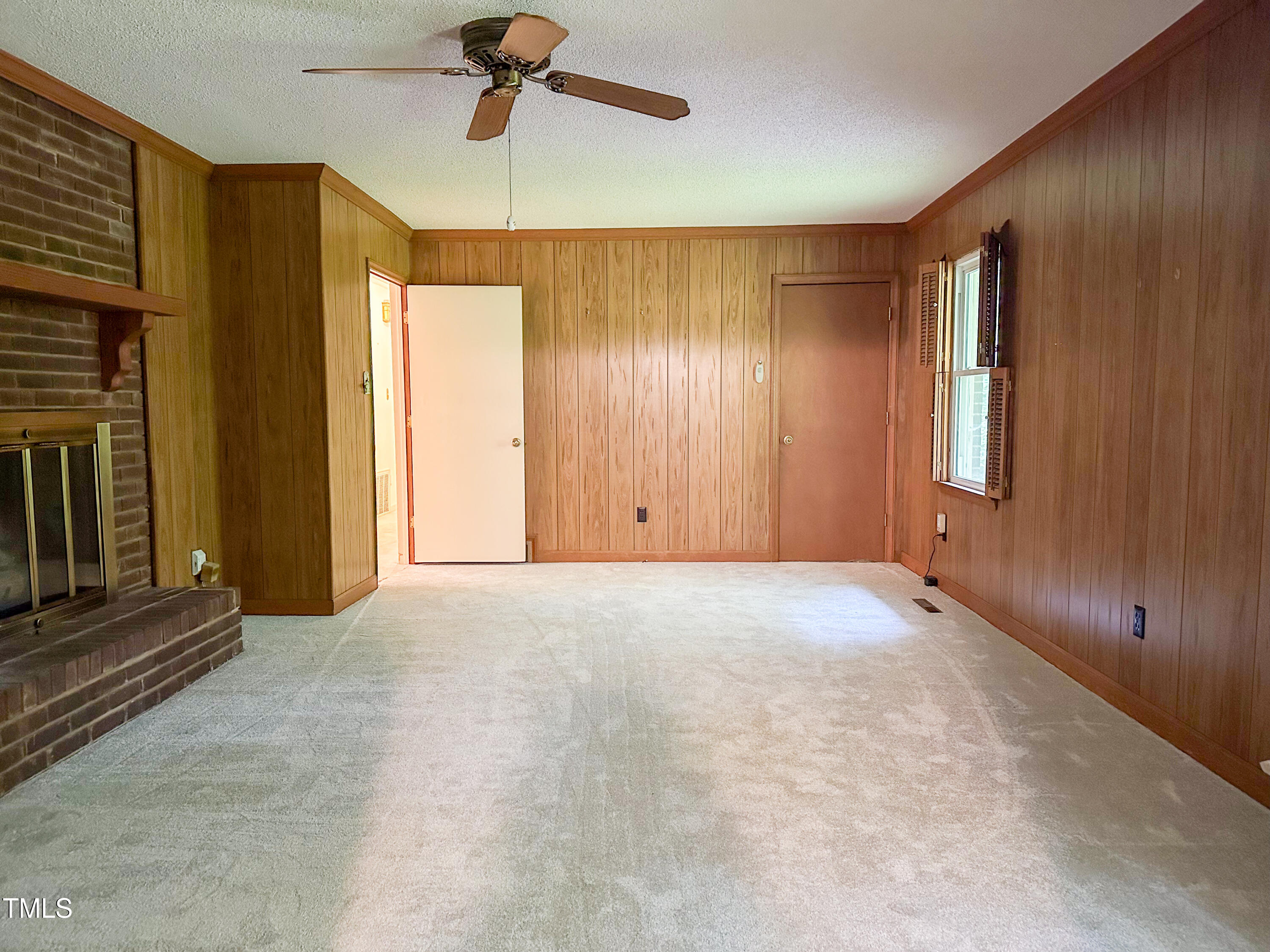 2118 North Woodland Road Henderson, NC 27536 - Photo 6 of 37 IMG_5883