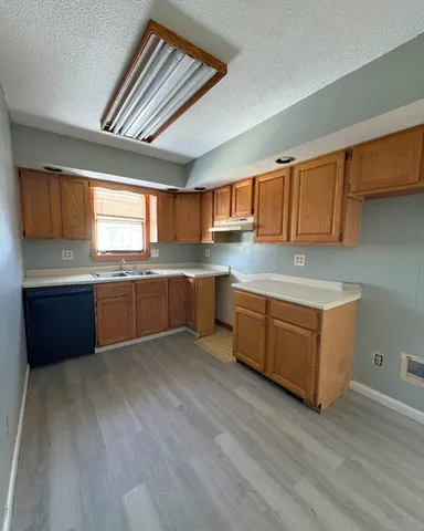 $1,500 | 16 Harvard Street, Unit 2R, Chicopee, MA 01020