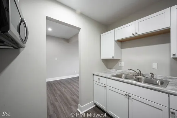 $979 | 2060 North Delaware Street, Unit 3, Indianapolis, IN 46202