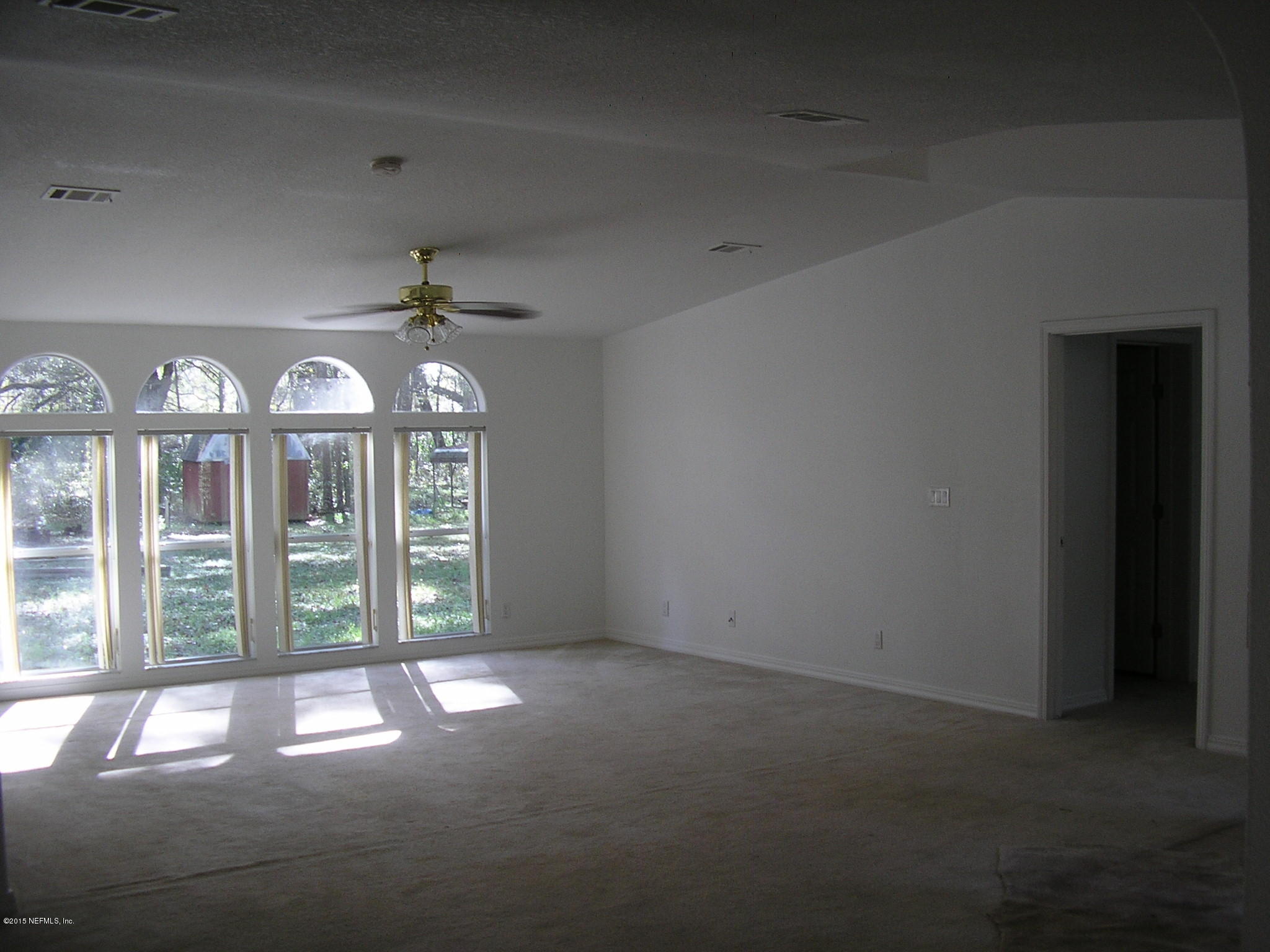 246 Nichols Road Florahome, FL 32140 - Photo 5 of 41 LIVING ROOM