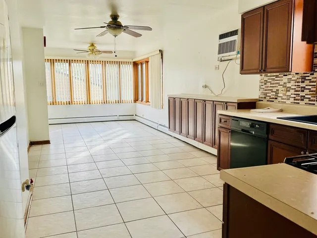 $1,800 | 4211 West 63rd Street, Unit 1, Chicago, IL 60629