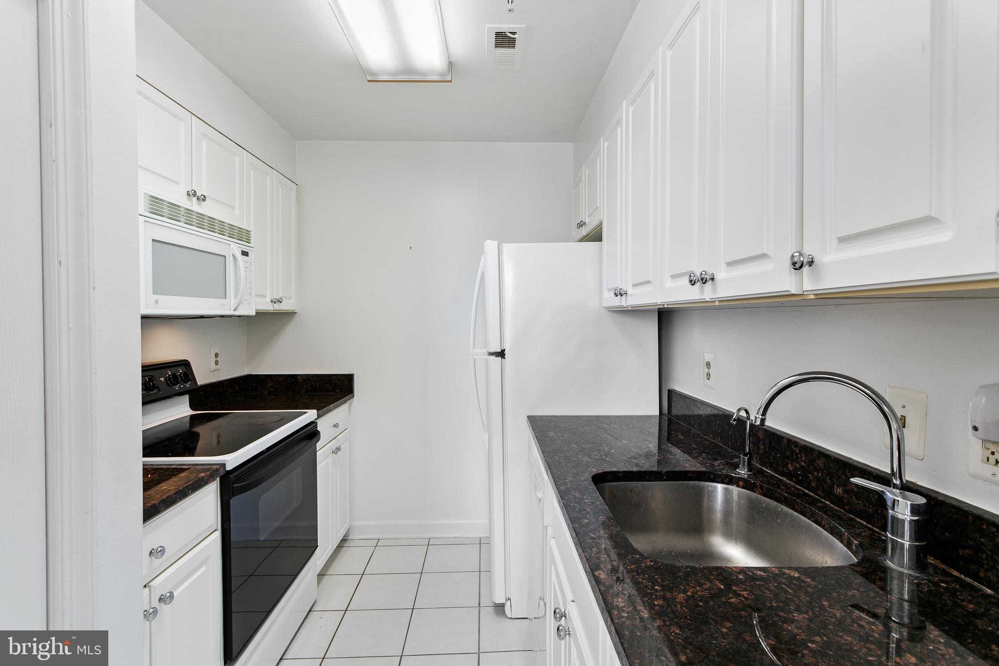 1619 R Street Northwest, Unit 503 Washington, DC 20009 - Photo 11 of 18 Kitchen