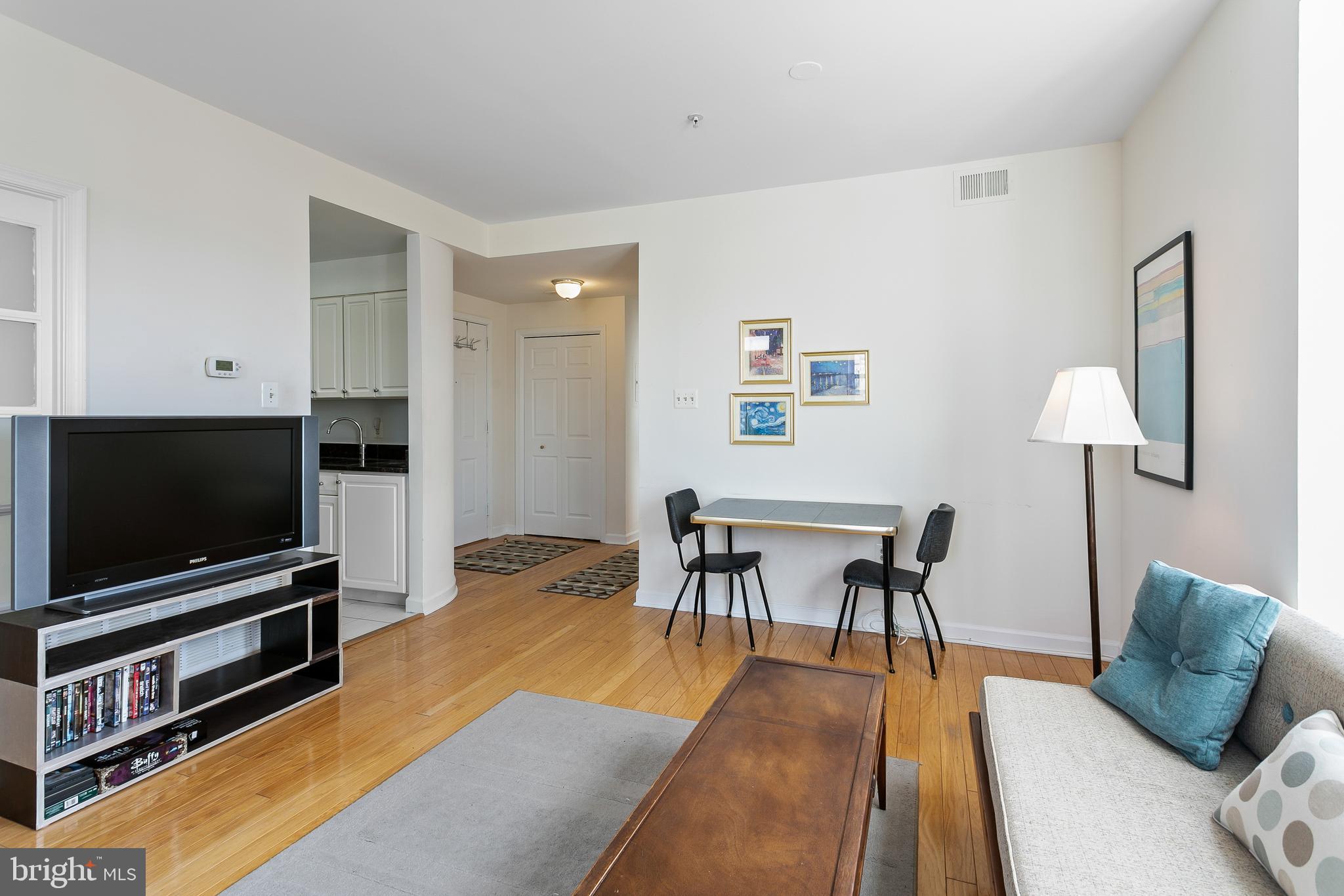 1619 R Street Northwest, Unit 503 Washington, DC 20009 - Photo 6 of 18 Living Room