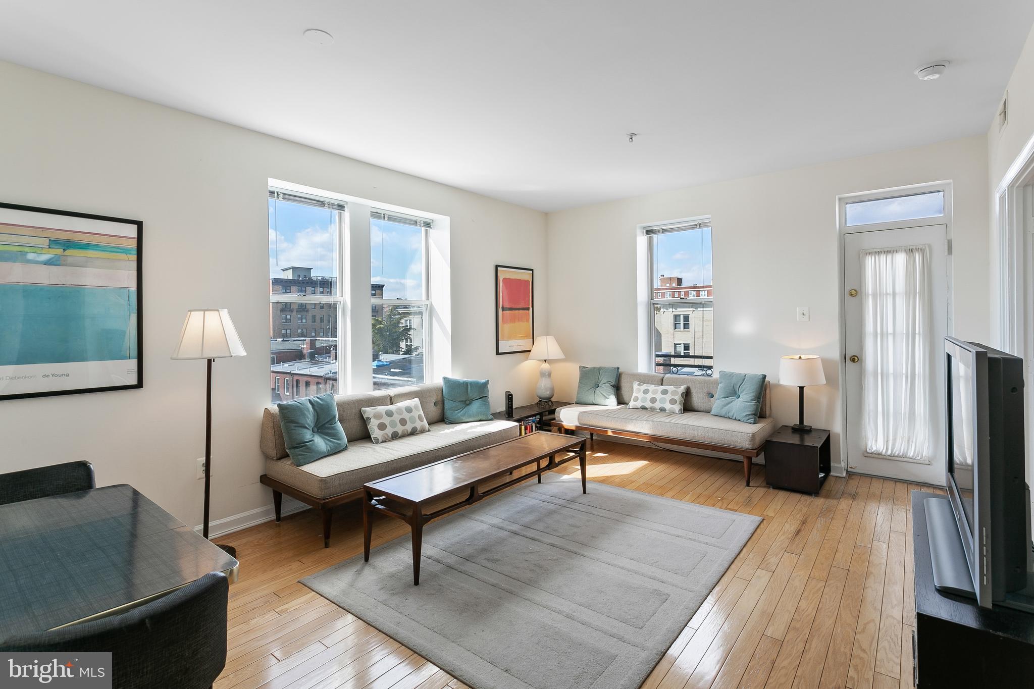 1619 R Street Northwest, Unit 503 Washington, DC 20009 - Photo 7 of 18 Living Room