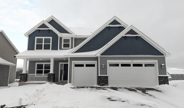 $594,585 | 7541 Lower 42nd Street North, St. Paul, MN 55128