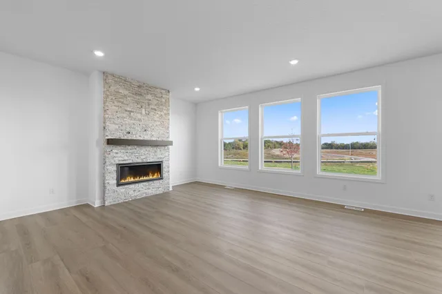 $594,585 | 7541 Lower 42nd Street North, St. Paul, MN 55128