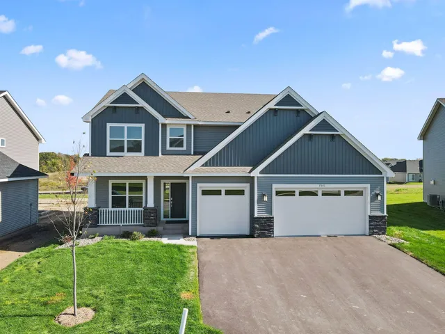$594,585 | 7541 Lower 42nd Street North, St. Paul, MN 55128