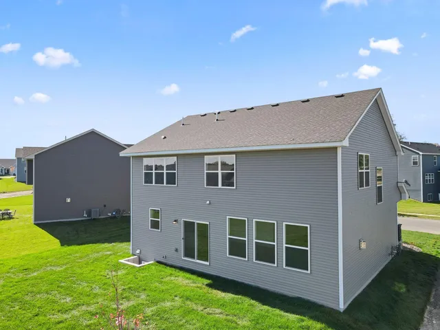 $594,585 | 7541 Lower 42nd Street North, St. Paul, MN 55128