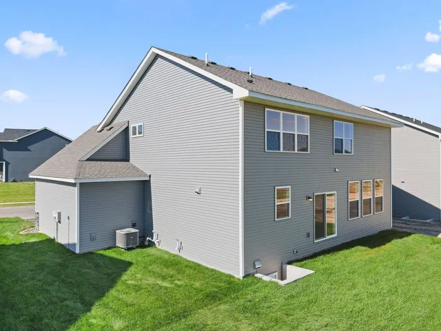 $594,585 | 7541 Lower 42nd Street North, St. Paul, MN 55128