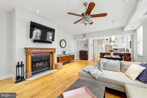 $425,000 | 102-22 Church Street, Unit 309, Philadelphia, PA 19106