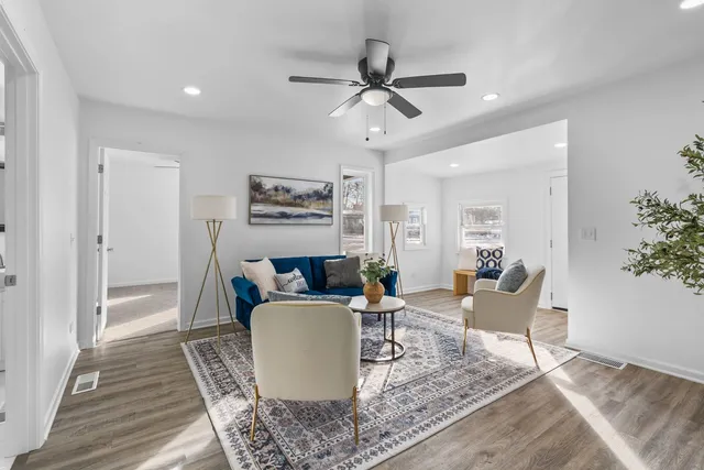 $259,900 | 302 North Center Street, Plano, IL 60545