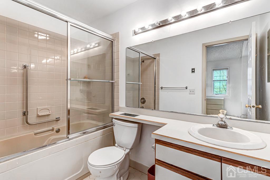 58 Winthrop Road Monroe Township, NJ 08831 - Photo 16 of 32 Primary Bathroom