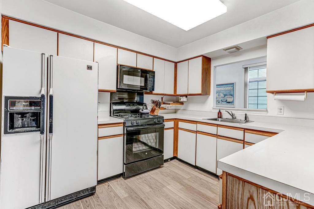 58 Winthrop Road Monroe Township, NJ 08831 - Photo 10 of 32 Kitchen