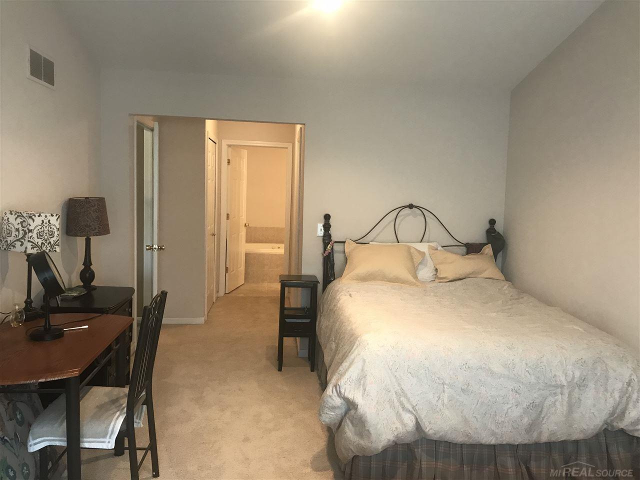 26079 Mariners Point New Baltimore, MI 48051 - Photo 14 of 28