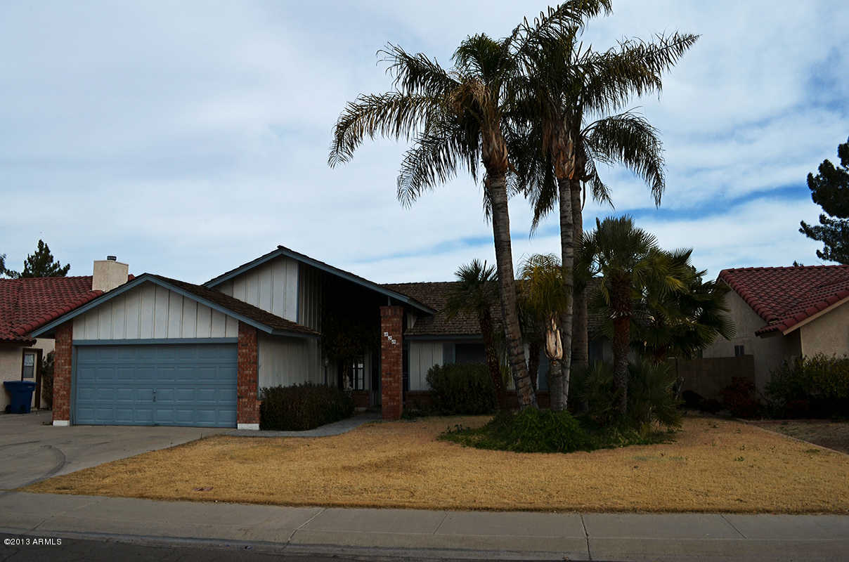 420 East Harwell Road Gilbert, AZ 85234 - Photo 13 of 13 a front view of a house with a yard