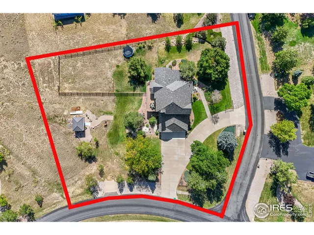 a view of a bird bath