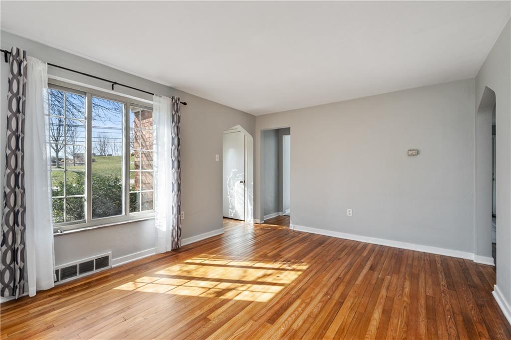 2080 Reis Run Road Pittsburgh, PA 15237 - Photo 2 of 22 Gallery Image 2