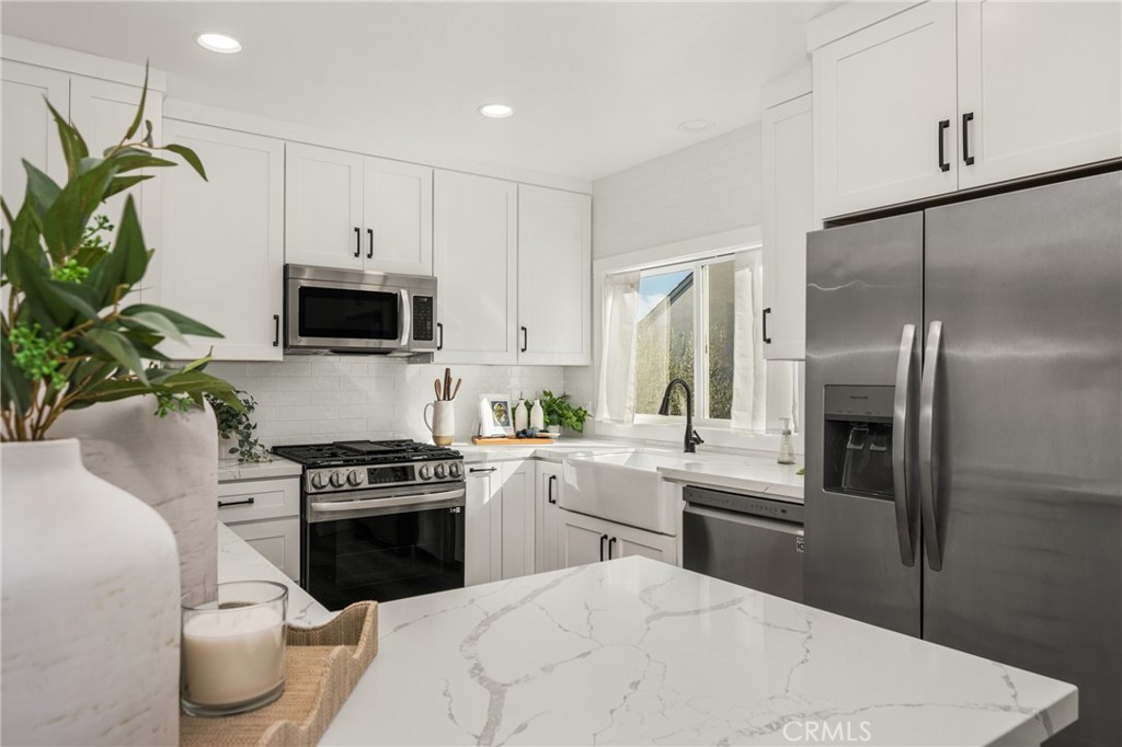 33615 Avenida Capri Dana Point, CA 92629 - Photo 12 of 44