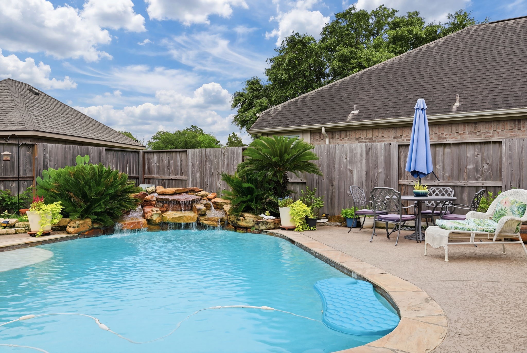 1010 Bringewood Chase Drive Spring, TX 77379 - Photo 38 of 49 Pool is professionally maintained.