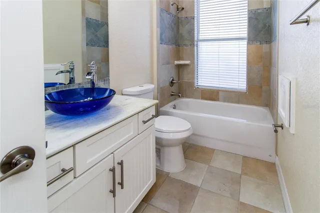 $600,000 | 1340 Apollo Beach Boulevard South, Apollo Beach, FL 33572