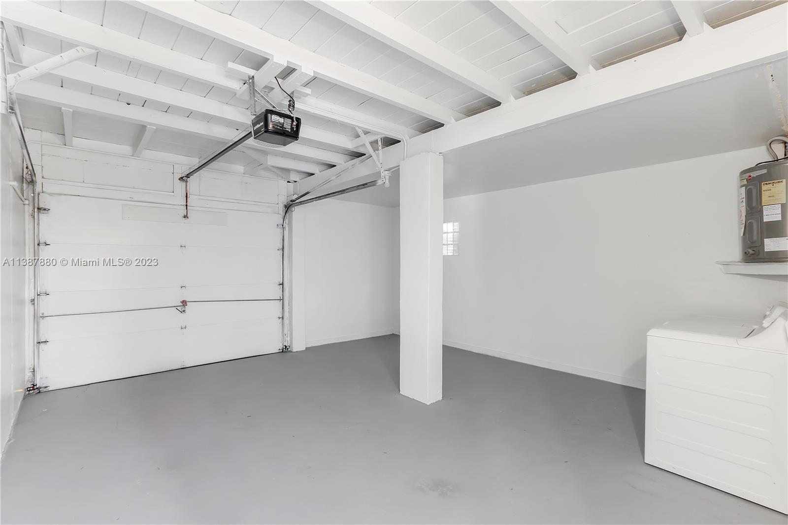 269 Northwest 12th Street Boca Raton, FL 33432 - Photo 18 of 18 a view of a garage