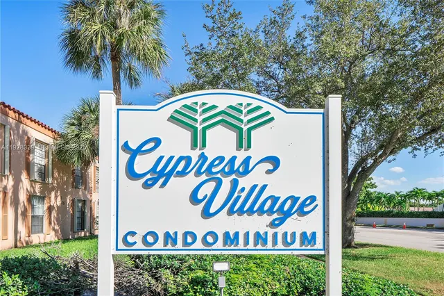 $2,100 | 7205 Miami Lakes Drive, Unit B3, Miami Lakes, FL 33014