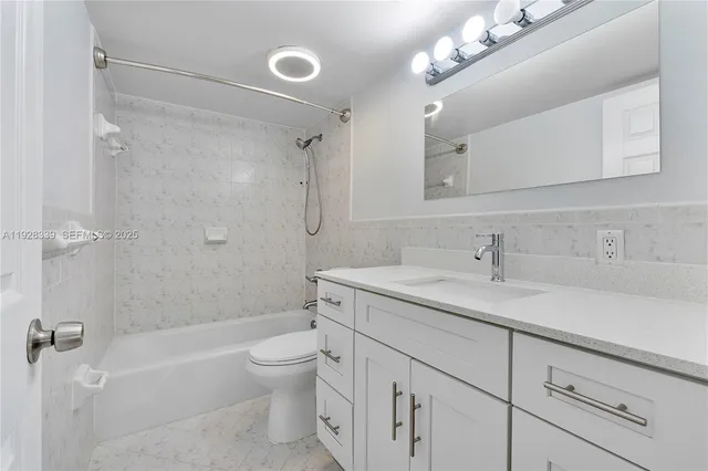 $2,100 | 7205 Miami Lakes Drive, Unit B3, Miami Lakes, FL 33014