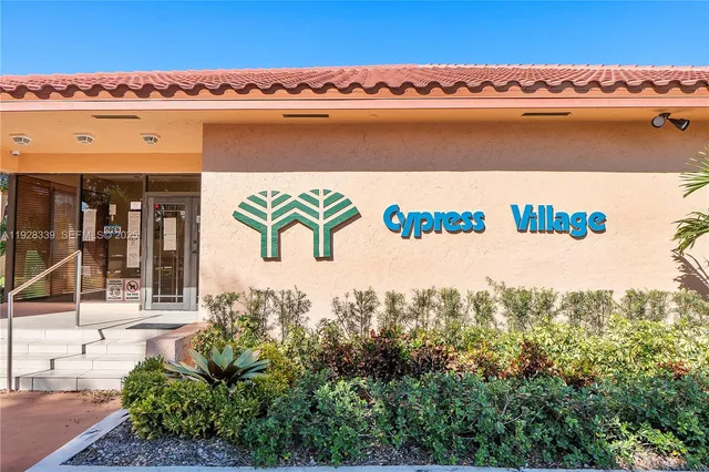 $2,100 | 7205 Miami Lakes Drive, Unit B3, Miami Lakes, FL 33014