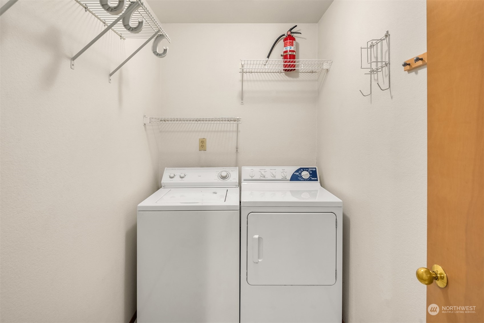 9009 Avondale Road Northeast, Unit R 235 Redmond, WA 98052 - Photo 20 of 24 a utility room with dryer and washer