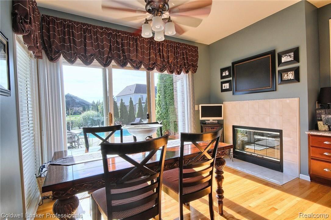 47815 Pavillon Road Canton, MI 48188 - Photo 10 of 42 Breakfast_Nook_2nd_View.jpg