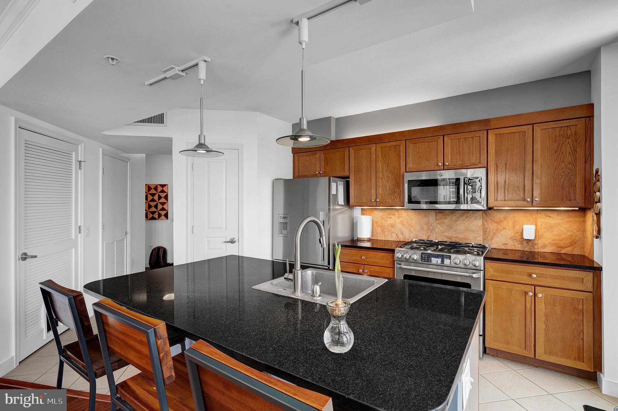 616 E Street Northwest, Unit 1118 Washington, DC 20004 - Photo 11 of 52