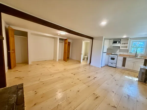 $1,500 | 473 Maple Street, Unit 6, Stowe, VT 05672