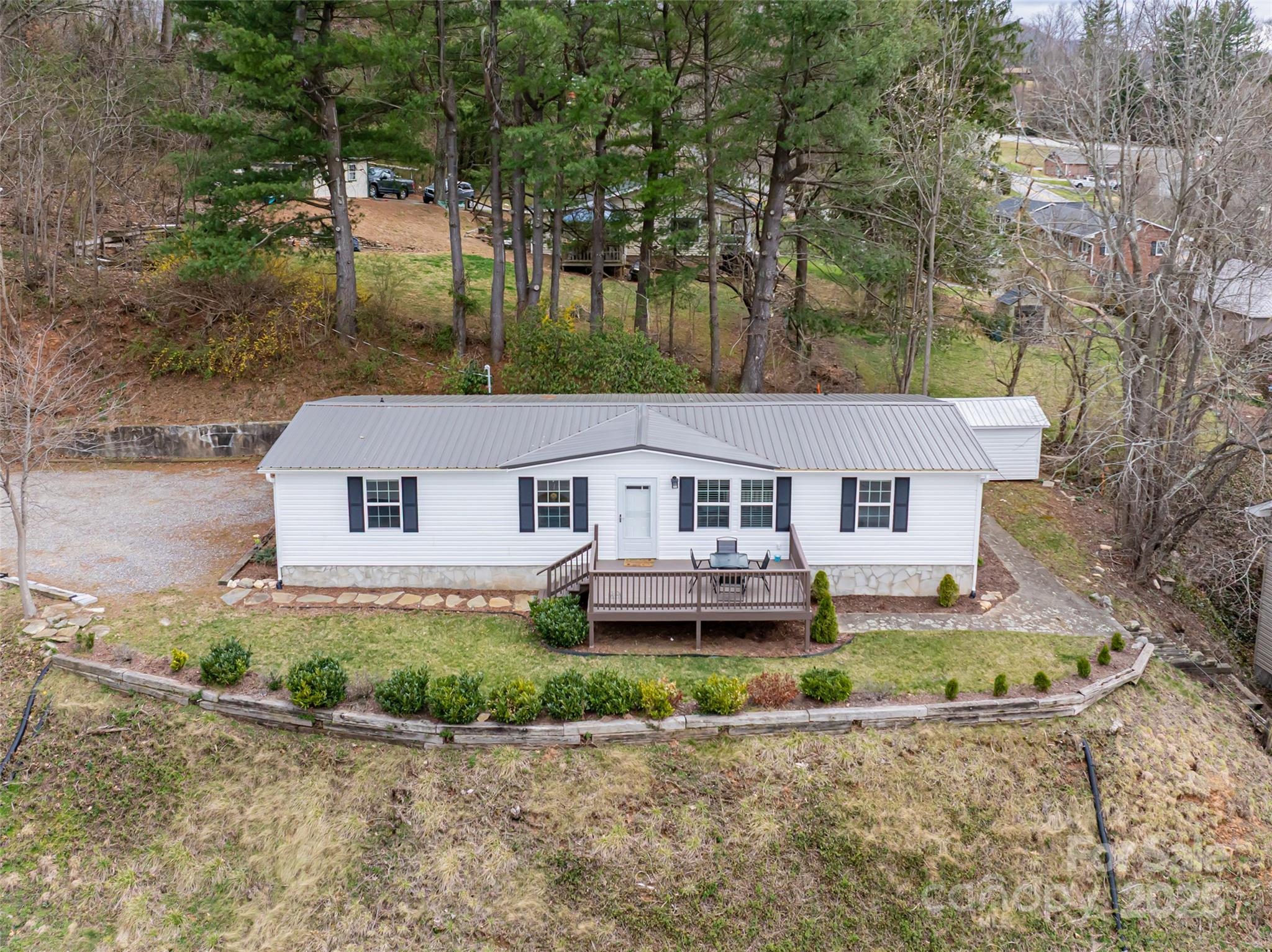 18 Brookside Street Clyde, NC 28721 - Photo 1 of 48