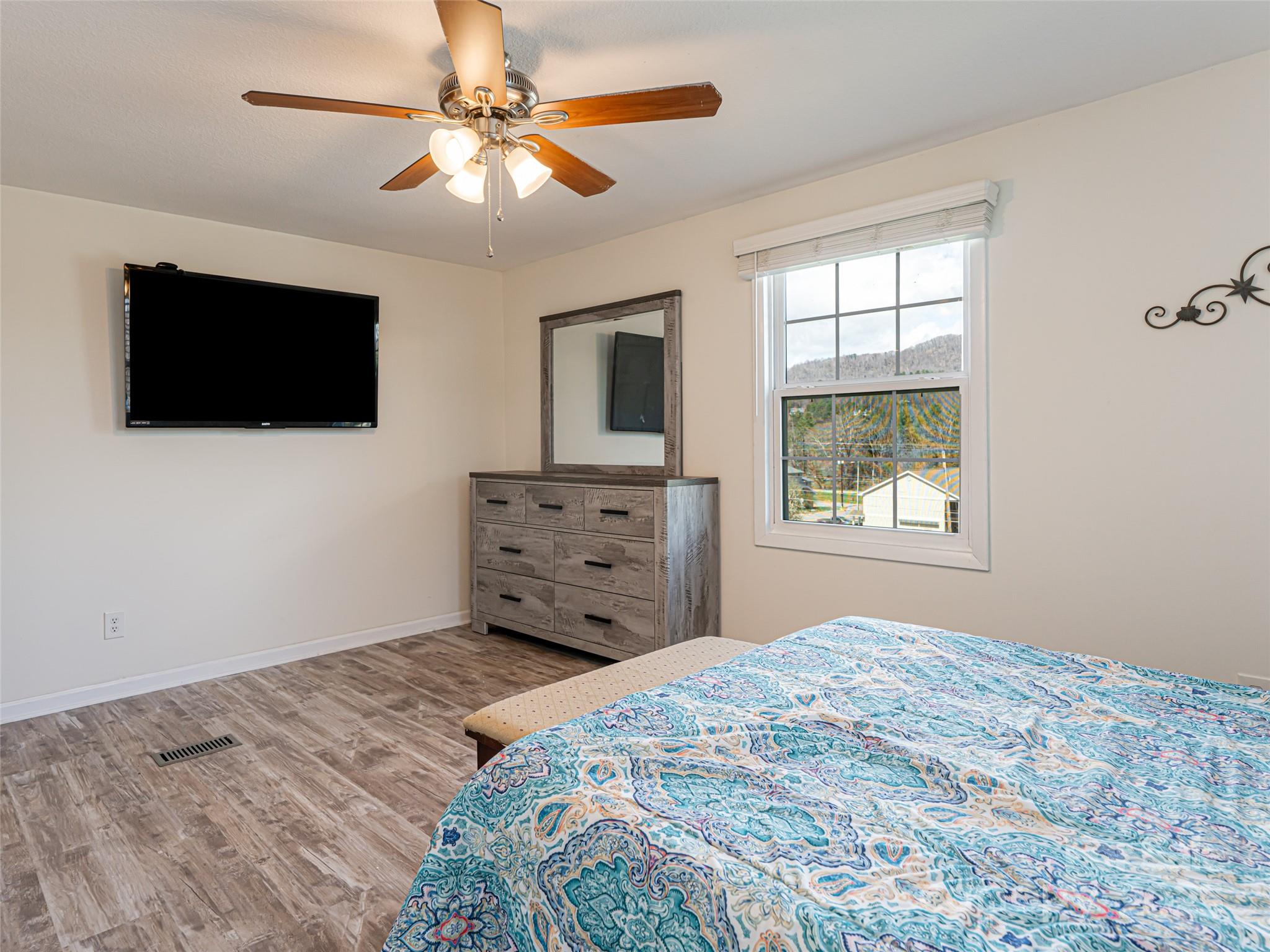 18 Brookside Street Clyde, NC 28721 - Photo 24 of 48