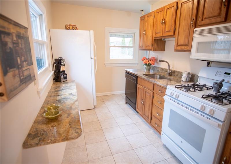 306 Carson Street Springdale, PA 15144 - Photo 2 of 25 Gallery Image 2