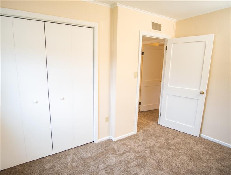 306 Carson Street Springdale, PA 15144 - Photo 14 of 25 Gallery Image 14