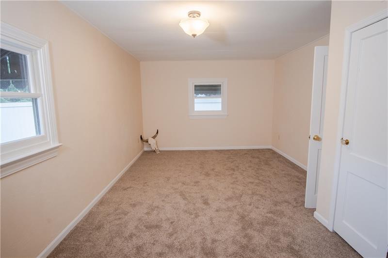 306 Carson Street Springdale, PA 15144 - Photo 16 of 25 Gallery Image 16