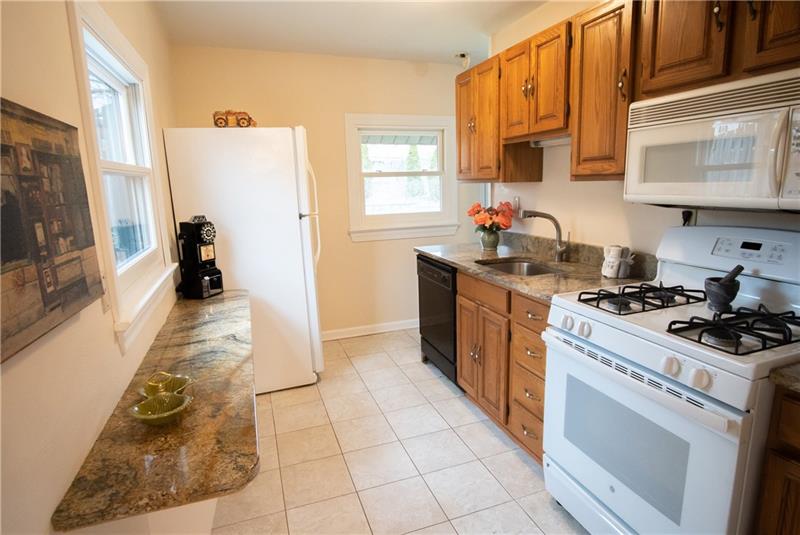306 Carson Street Springdale, PA 15144 - Photo 6 of 25 Gallery Image 6