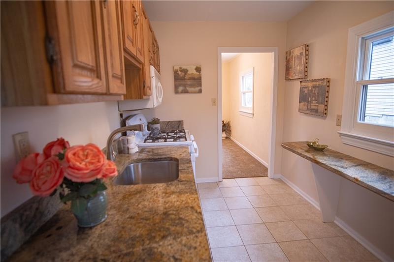 306 Carson Street Springdale, PA 15144 - Photo 7 of 25 Gallery Image 7