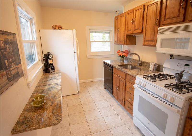 306 Carson Street Springdale, PA 15144 - Photo 10 of 25 Gallery Image 10