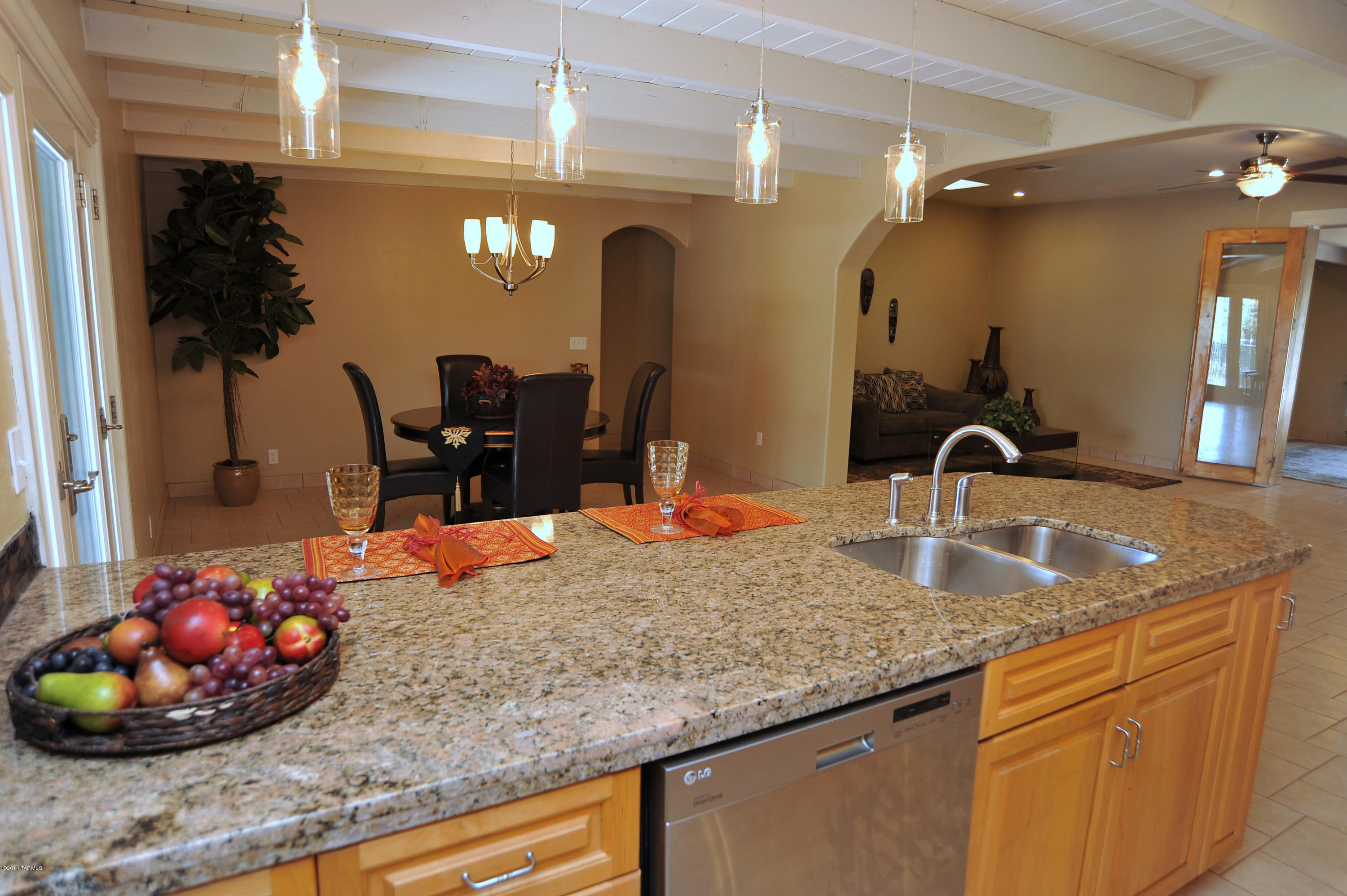 1301 West Roller Coaster Road Tucson, AZ 85704 - Photo 2 of 46 Gallery Image 2