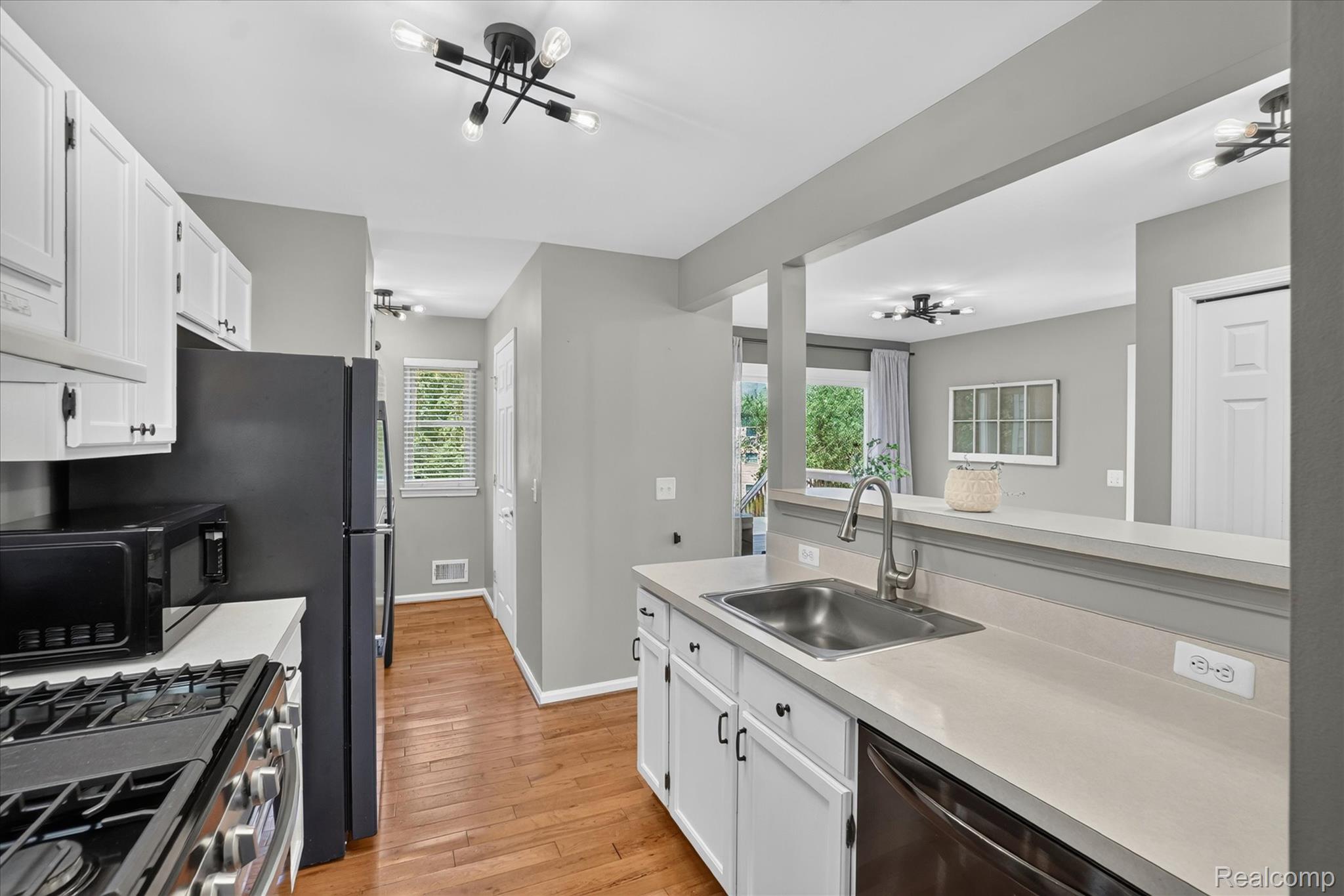 452 Waverly Lane Howell, MI 48843 - Photo 11 of 39 14-452-Waverly-Ln-Howell-WindowStill.jpg