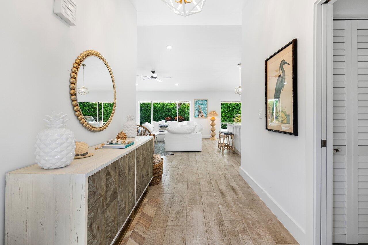 415 Enfield Road Delray Beach, FL 33444 - Photo 3 of 77 Foyer