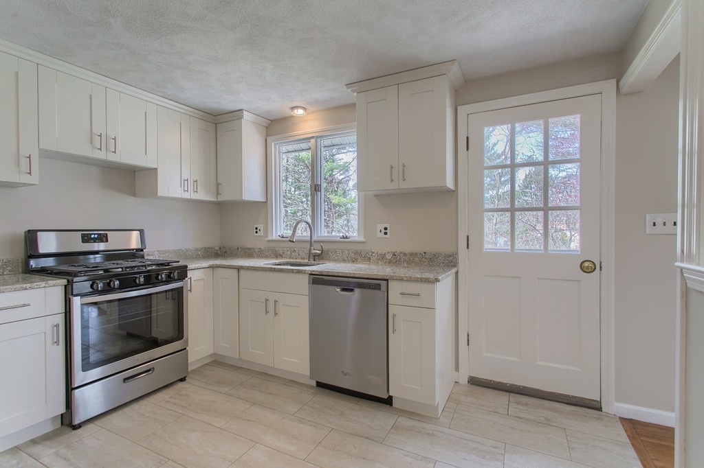 22 John Swift Road Acton, MA 01720 - Photo 12 of 30 Gallery Image 12