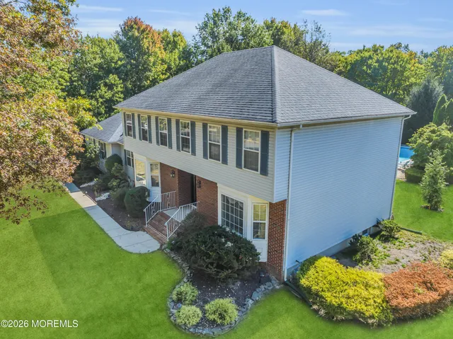 $899,000 | 15 East Scarlet Oak Court, Jackson, NJ 08527