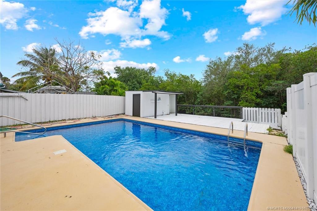 40 Southwest Hideaway Place Stuart, FL 34994 - Photo 3 of 34 Gallery Image 3